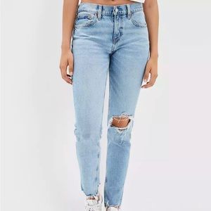 American Eagle Stretch Ripped '90s Skinny Jean
